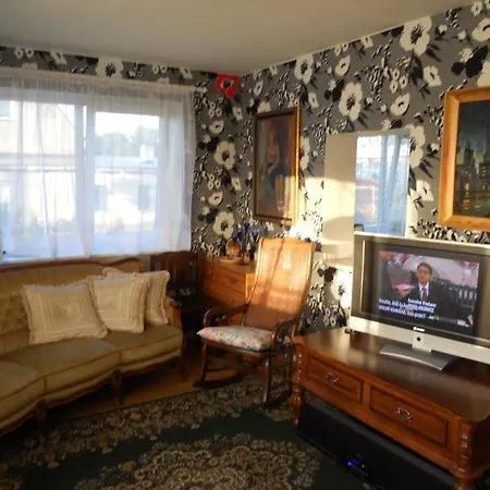 White Semesterbostad Kuressaare